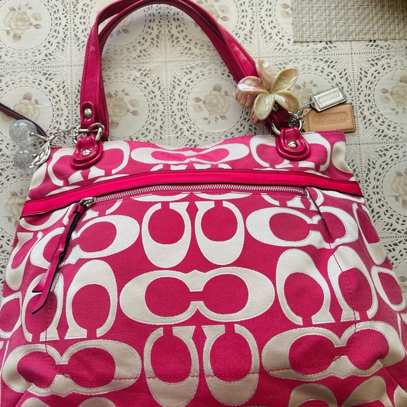 Coach Pink and Cream Signature Shoulder Bag - Picture 4 of 12